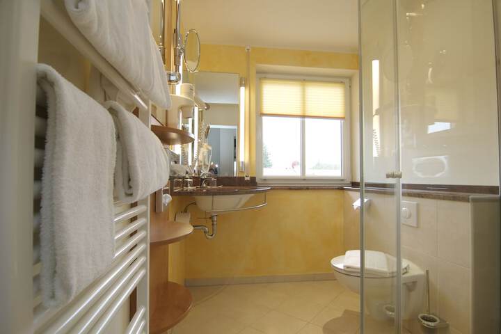 Room 21 of 43