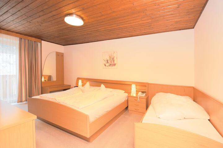 Room 10 of 61