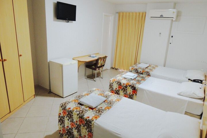 Room 25 of 27