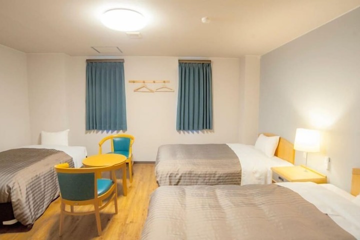 Room 5 of 25