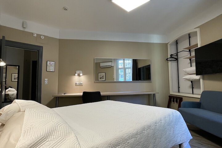 Room 11 of 47