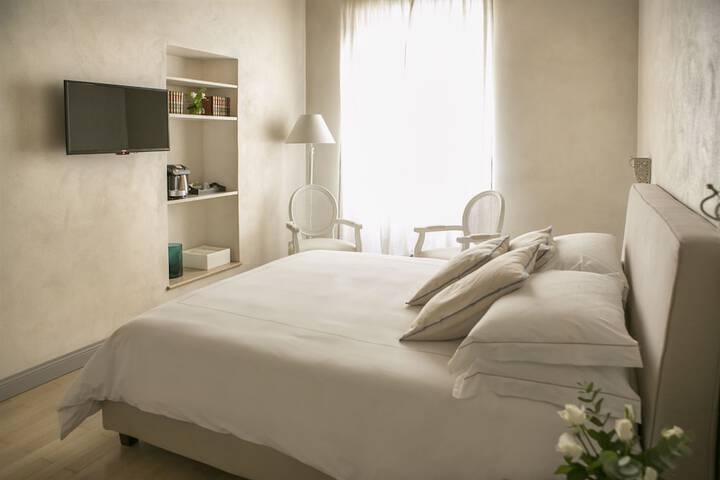 Room 5 of 121