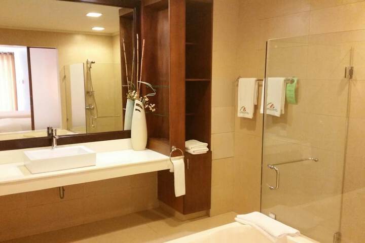 Room 33 of 51