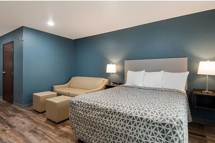 Room 20 of 34