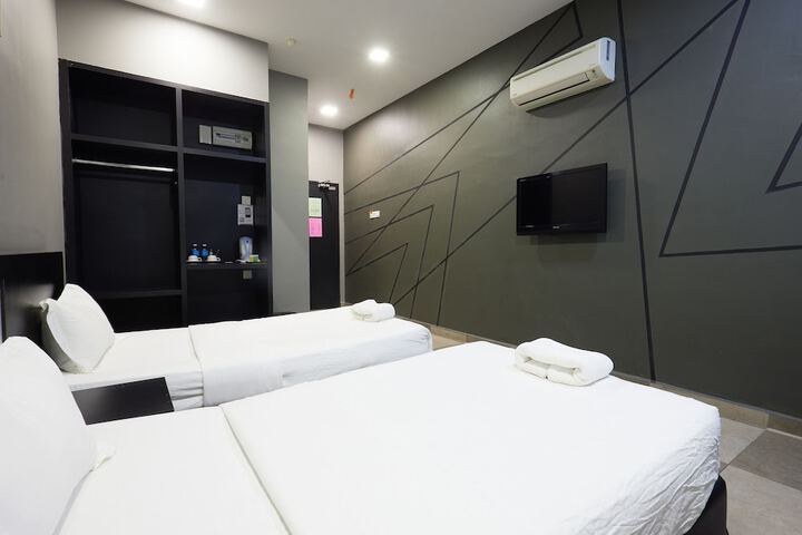 Room 43 of 78