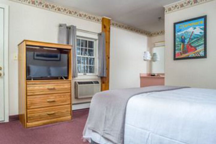 Room 13 of 24
