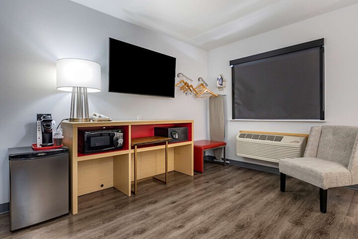 Room 15 of 37