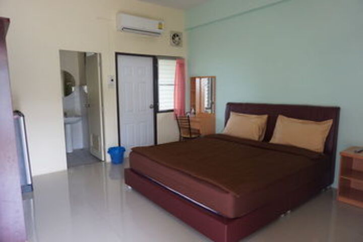 Room 12 of 26