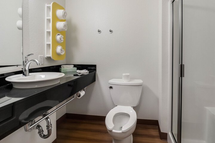 Bathroom amenities
