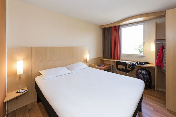 Room 3 of 58
