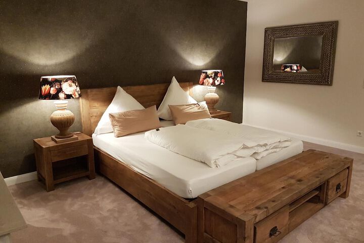 Room 16 of 48