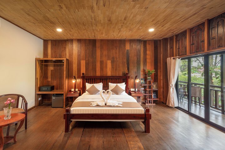 Room 11 of 28