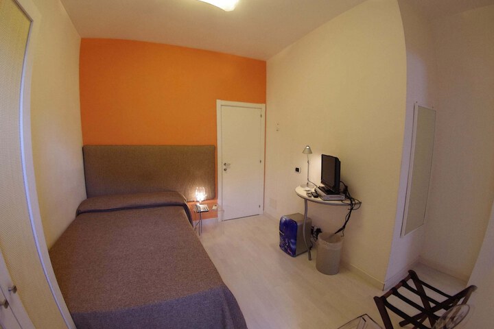 Room 18 of 85