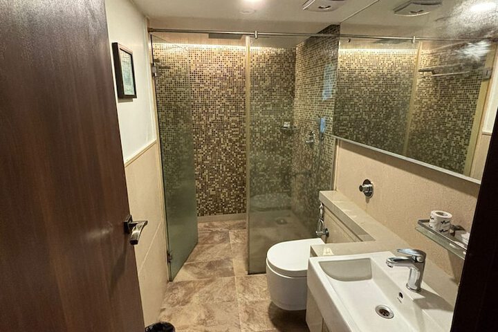 Room 12 of 19