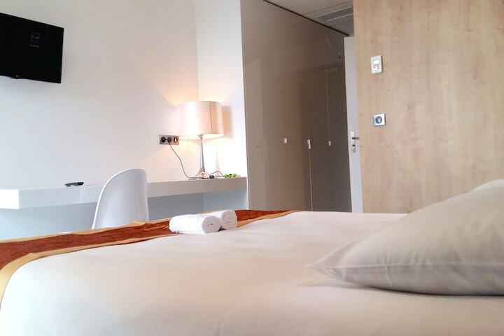 Room 18 of 43