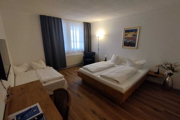 Room 5 of 27