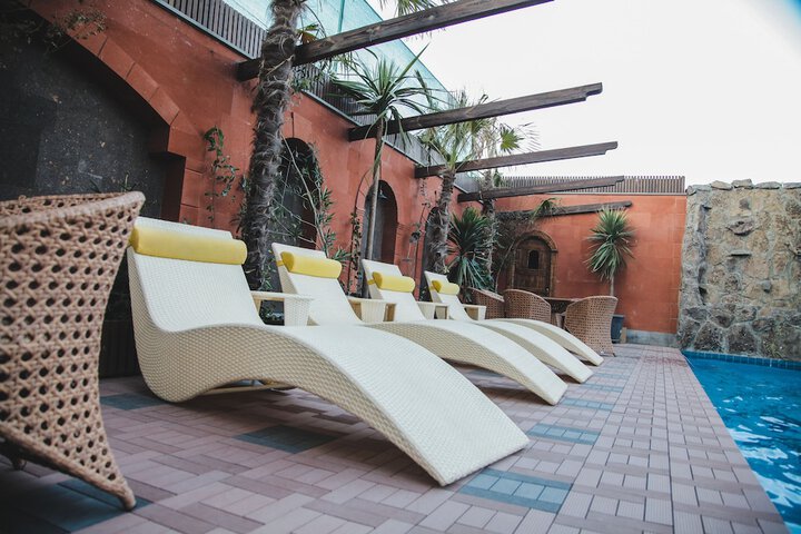 Hotel Exterior 44 of 50