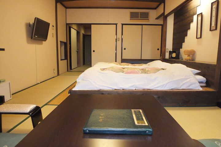 Room 4 of 45