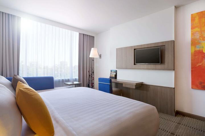 Room 25 of 71