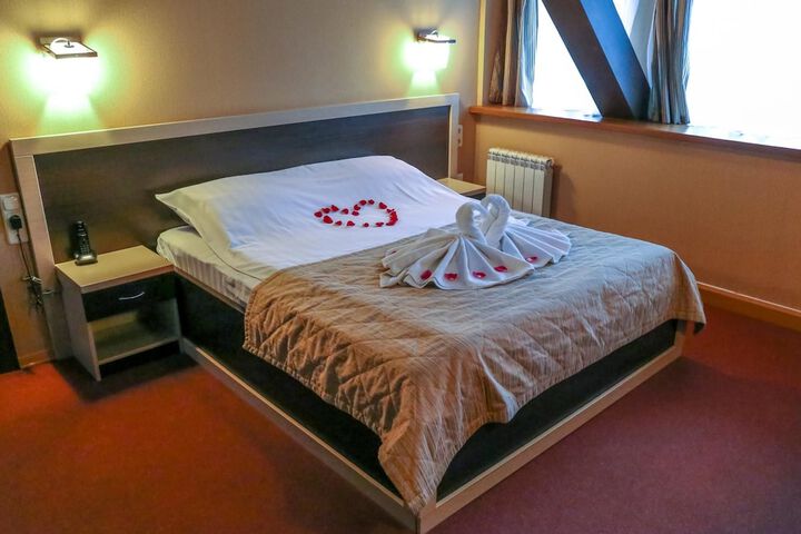 Room 4 of 31