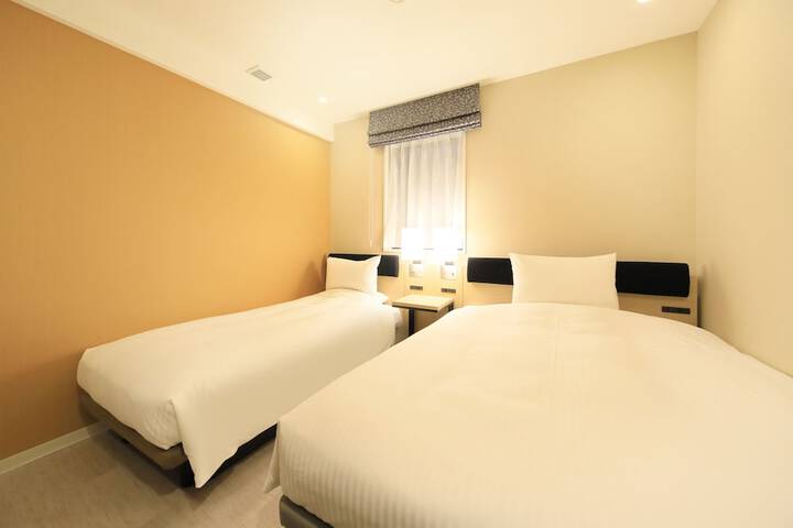 Room 16 of 82
