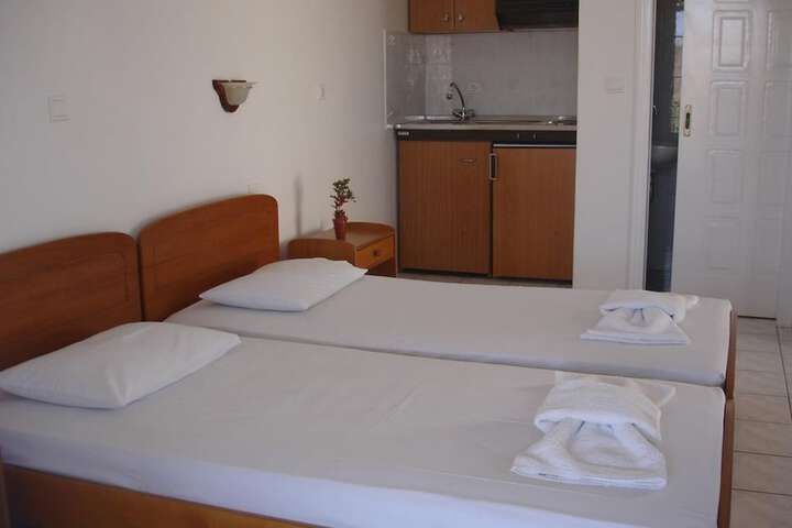 Room 5 of 41