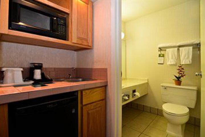 Room 2 of 38