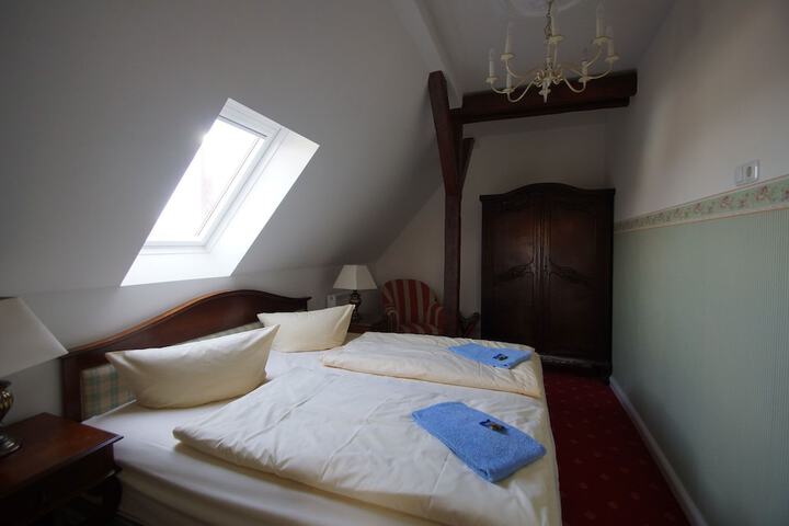 Room 4 of 59