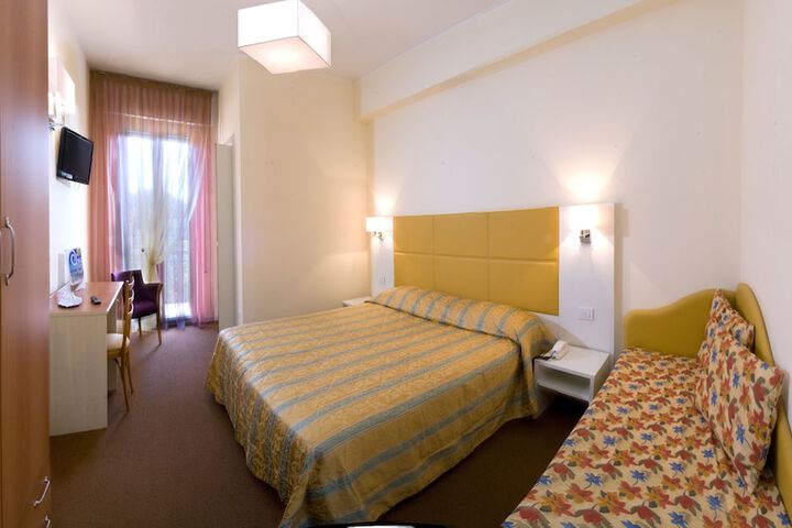 Room 13 of 31