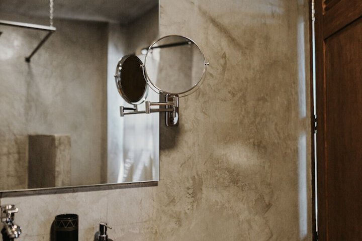 Room 81 of 250