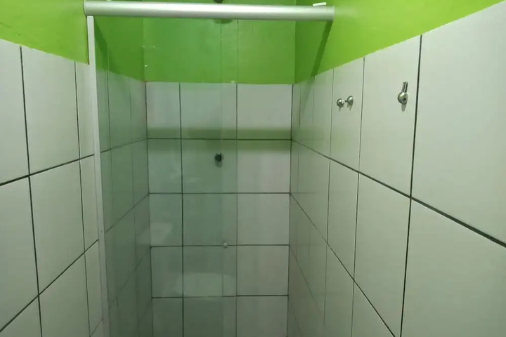Room 8 of 17