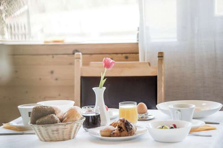 Breakfast/Coffee Service 82 of 107