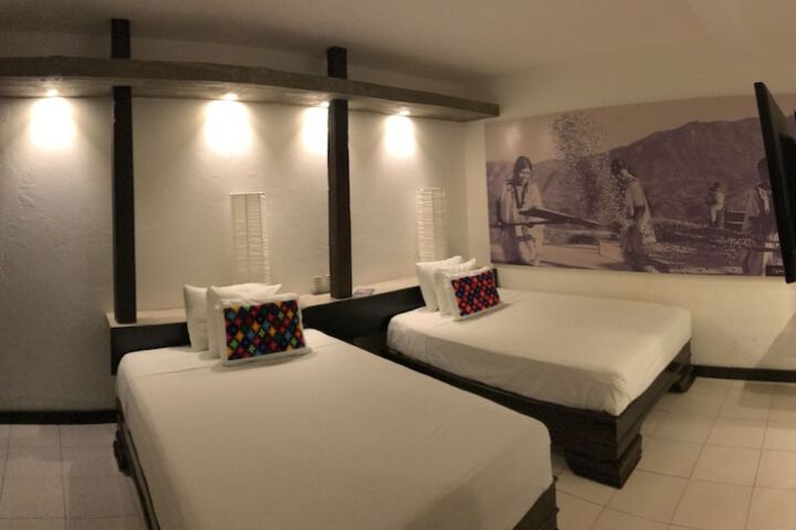 Room 10 of 34