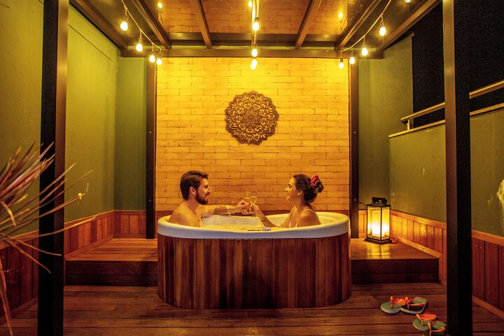 Hot Tub 22 of 55