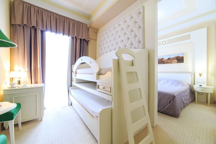 Room 15 of 117