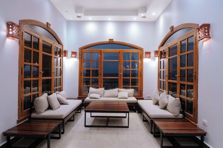Entrance & Lobby
