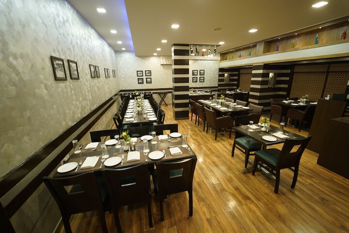 Dining 23 of 31