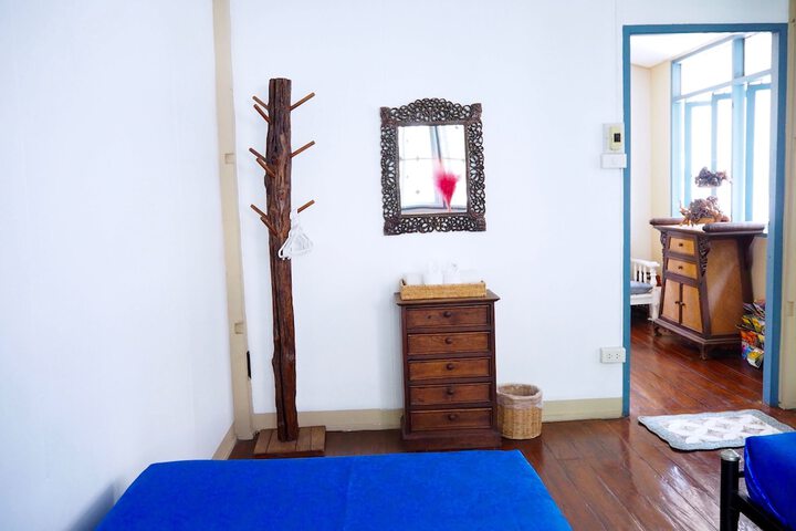 Room 2 of 82