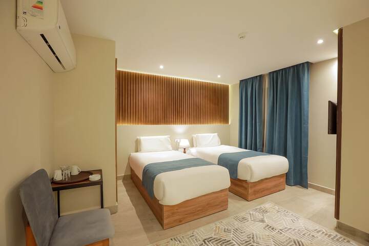 Room 34 of 126