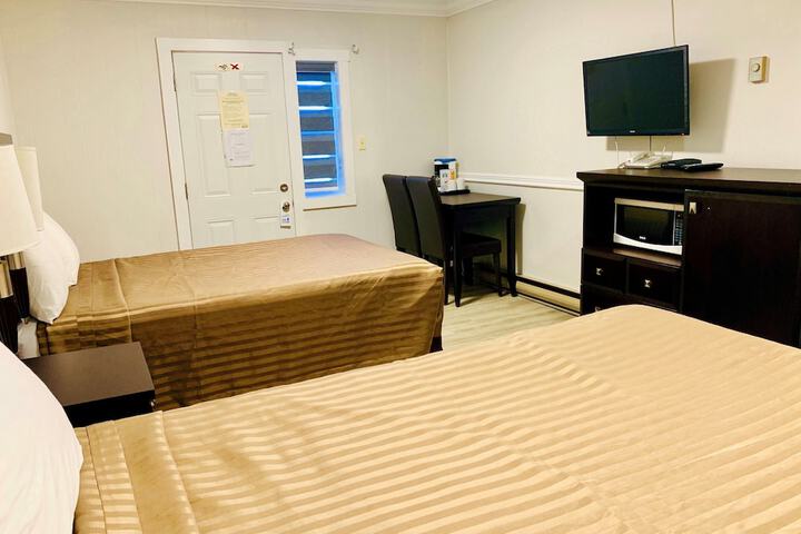 Room 6 of 76