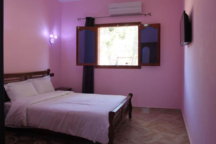 Room 6 of 48