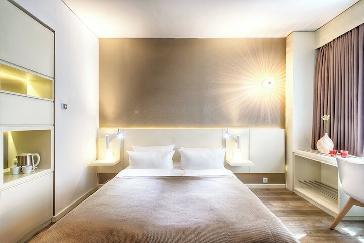 Room 7 of 49