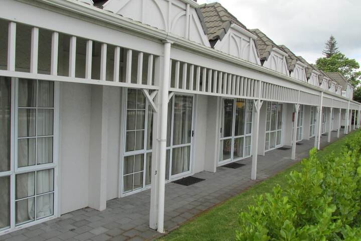 Hotel 77 of 78