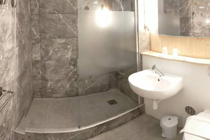 Room 32 of 55