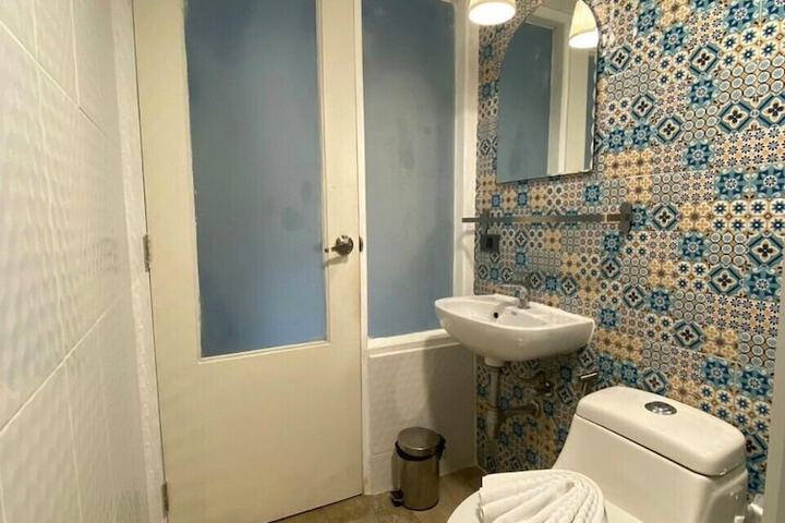 Room 74 of 133