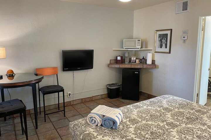 Room 11 of 30