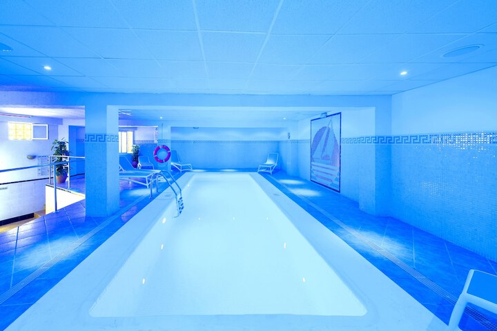 Hotel with Pool