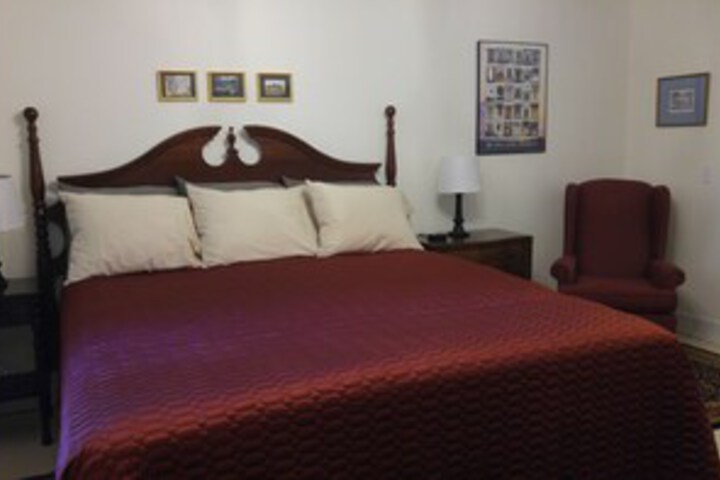 Room 22 of 38