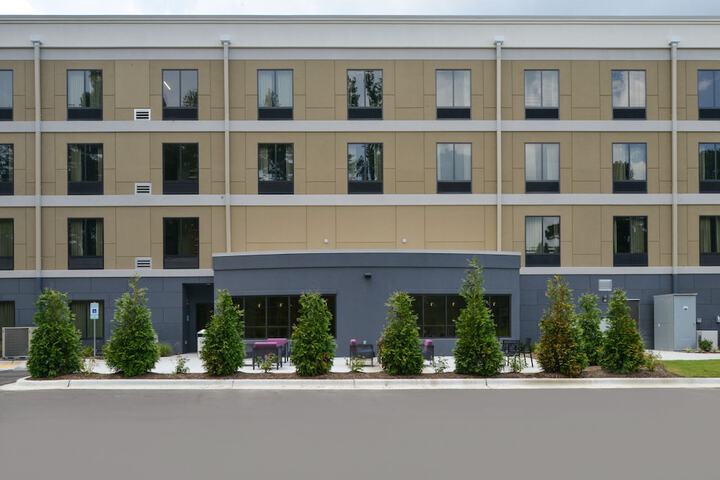 Holiday Inn Express & Suites Bryant Benton Area