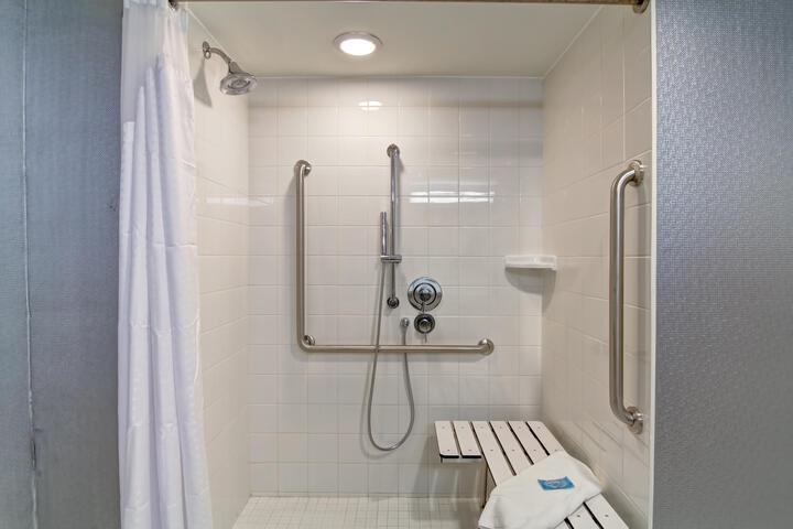 Double Accessible (3 of 3)